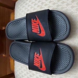 Nike men's slides size 8.